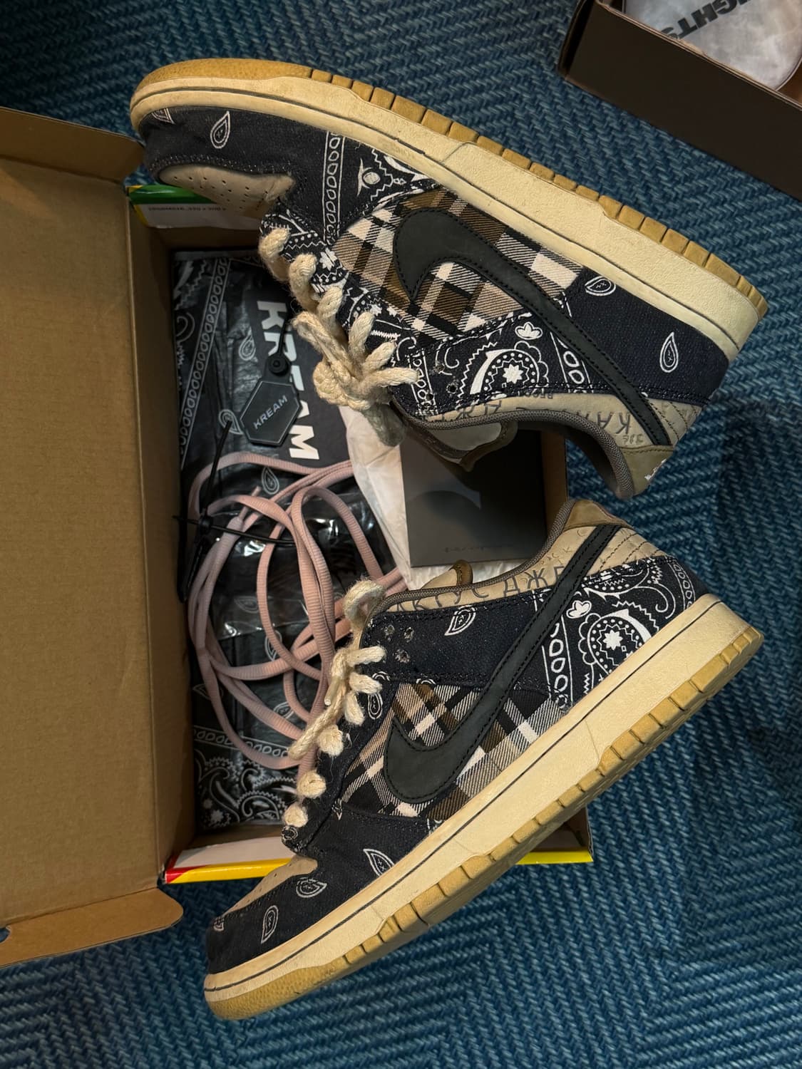 트래비스 스캇 덩크 로우 270 상품이미지1