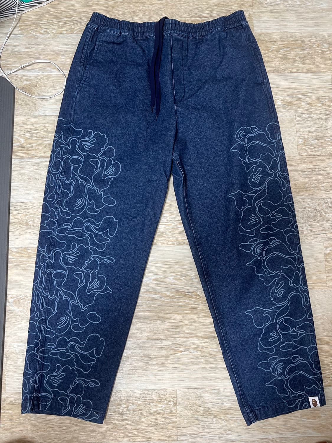 베이프 30주년 한정판 인디고 데님팬츠 L 릴렉스드 핏 상품이미지1