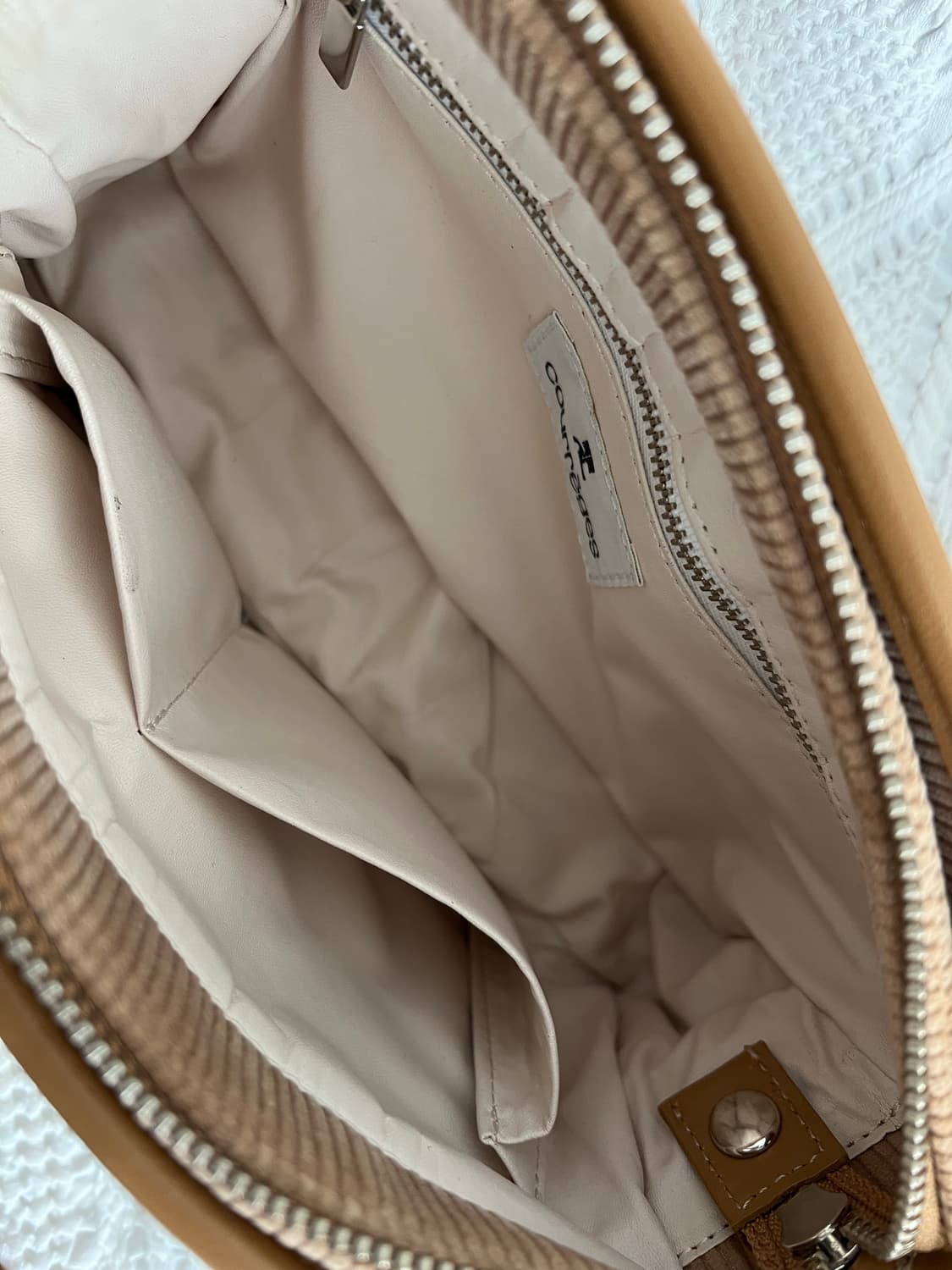 쿠레쥬 베이지 브라운 코듀로이 숄더백 꾸레쥬 상품이미지8