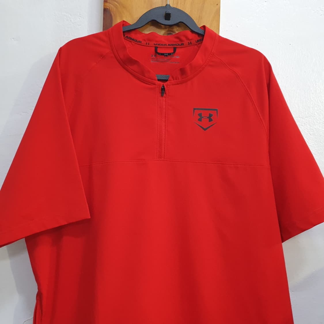 언더아머 반팔 집업티 상품이미지2