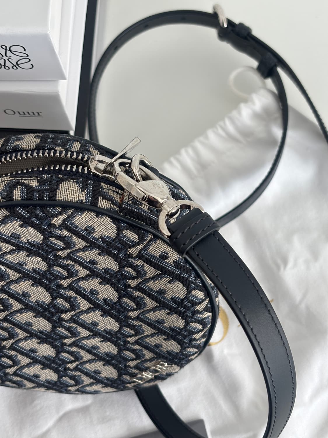 디올 오블리크 라운드 크로스백 상품이미지5