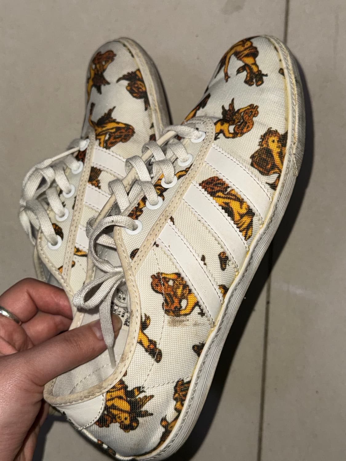 250 / 제레미스캇 아디다스 천사프린팅 스니커즈 상품이미지1