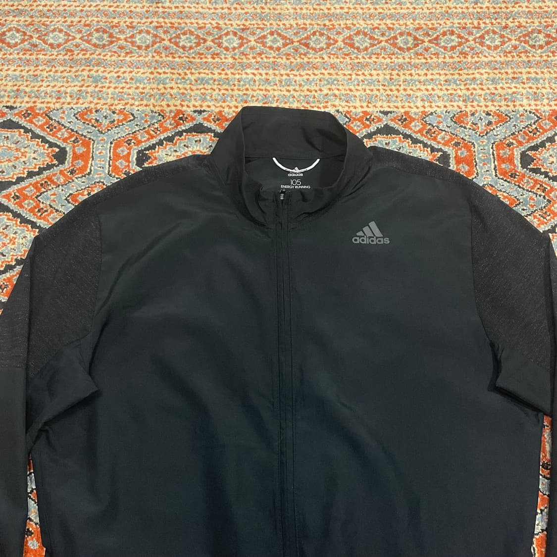 아디다스 삼각로고 러닝 블랙 경량자켓 남성105 상품이미지2