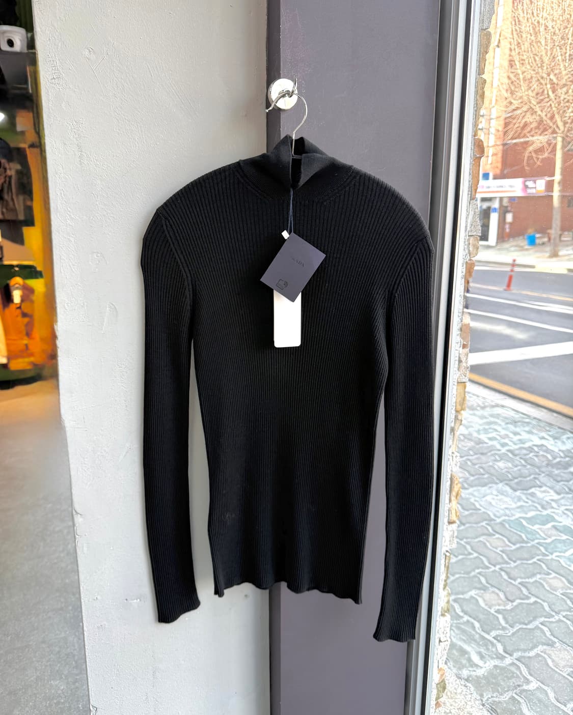 40/ 프라다 골지 모크넥 울 블랙니트(새상품) 상품이미지2