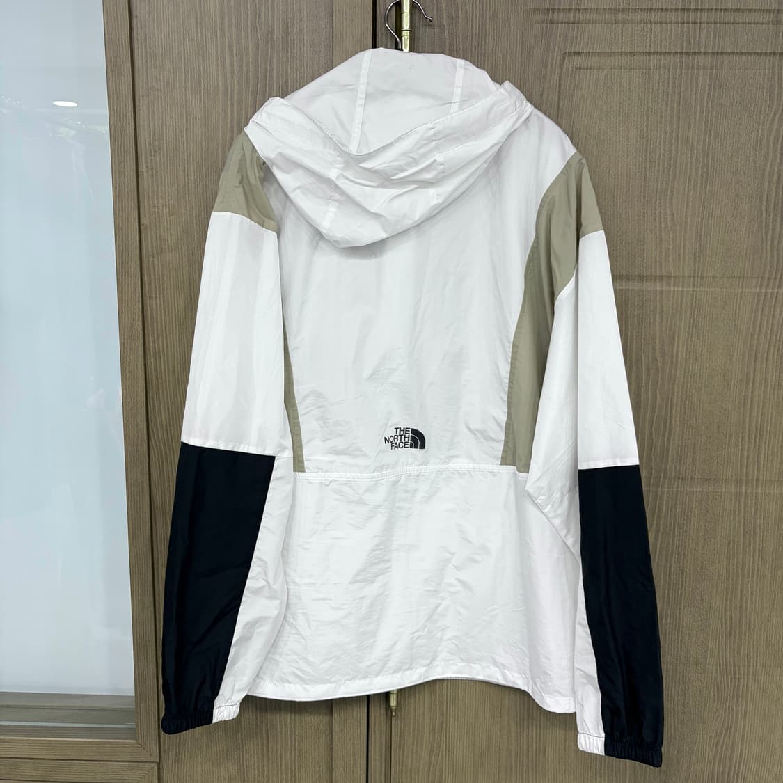 노스페이스 화이트라벨 화이트 경량 아노락 바람막이 (105/XL) 상품이미지2