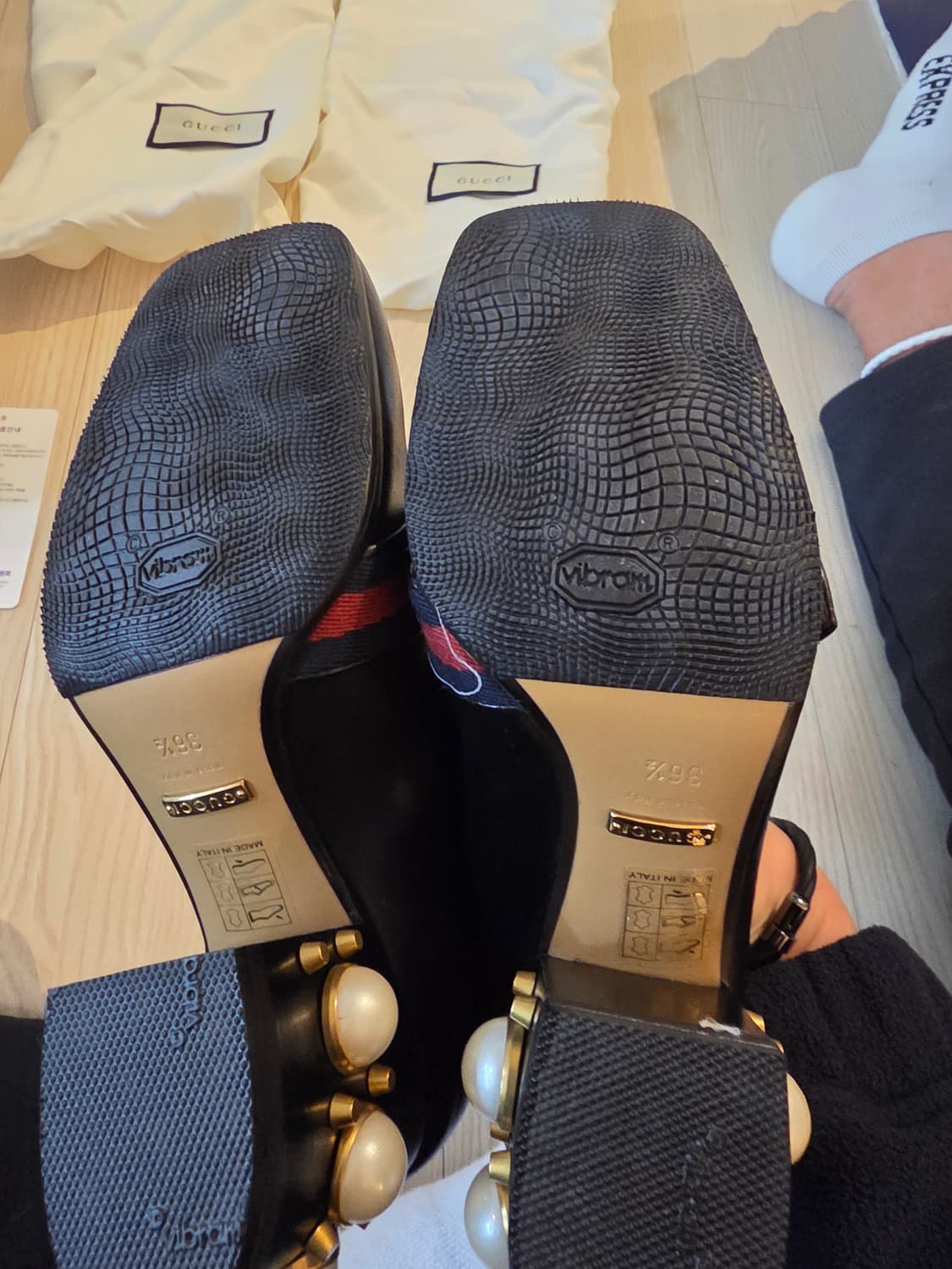 구찌 마몬트 진주 로퍼 블랙 36.5 상품이미지3