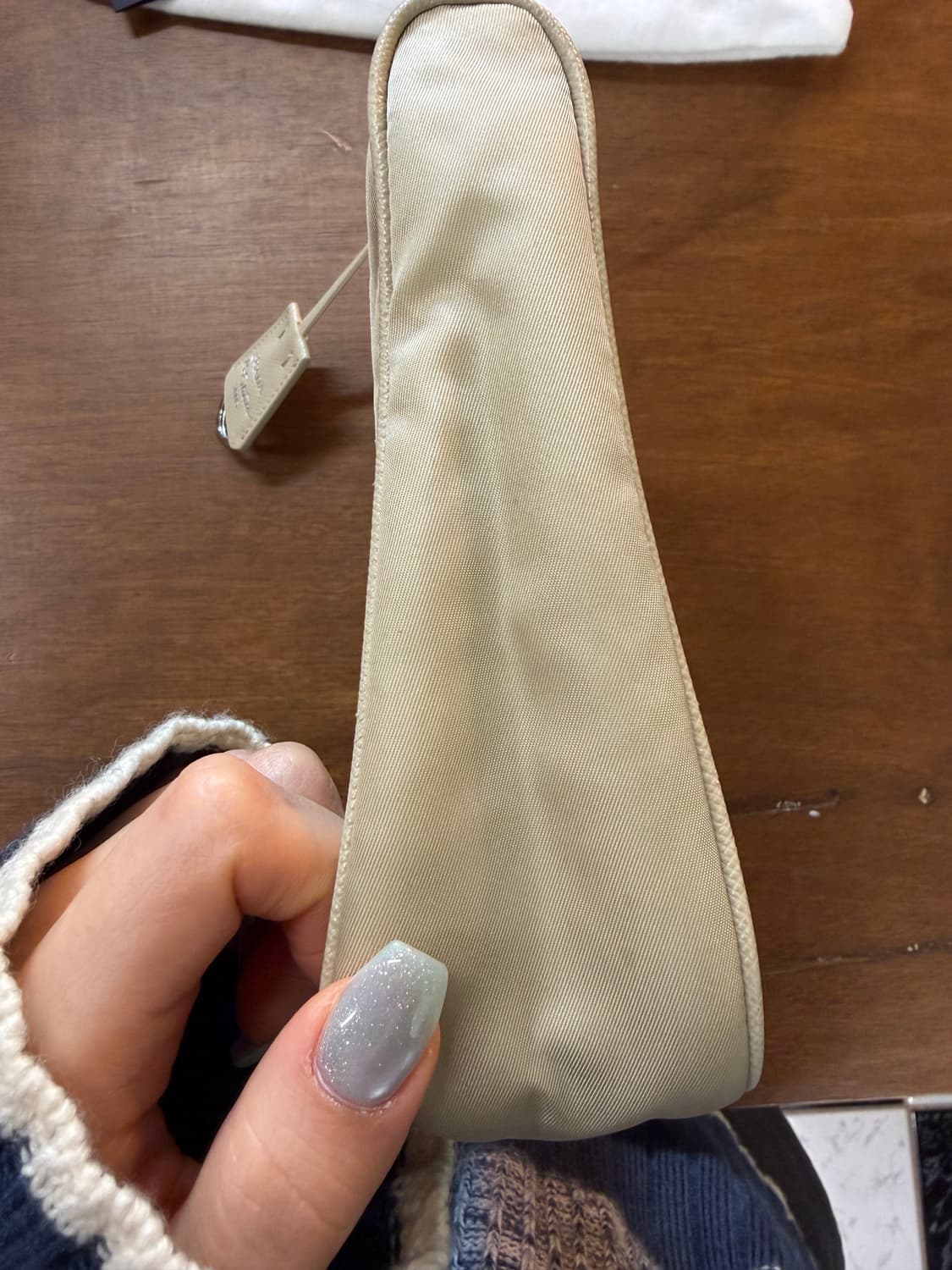 프라다 리에디션 2005 사피아노 & 리나일론 호보백 상품이미지3