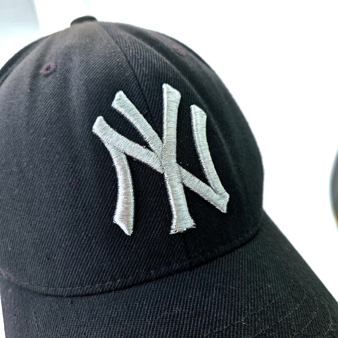 MLB 뉴욕양키즈 실버 로고 볼 캡 상품이미지5