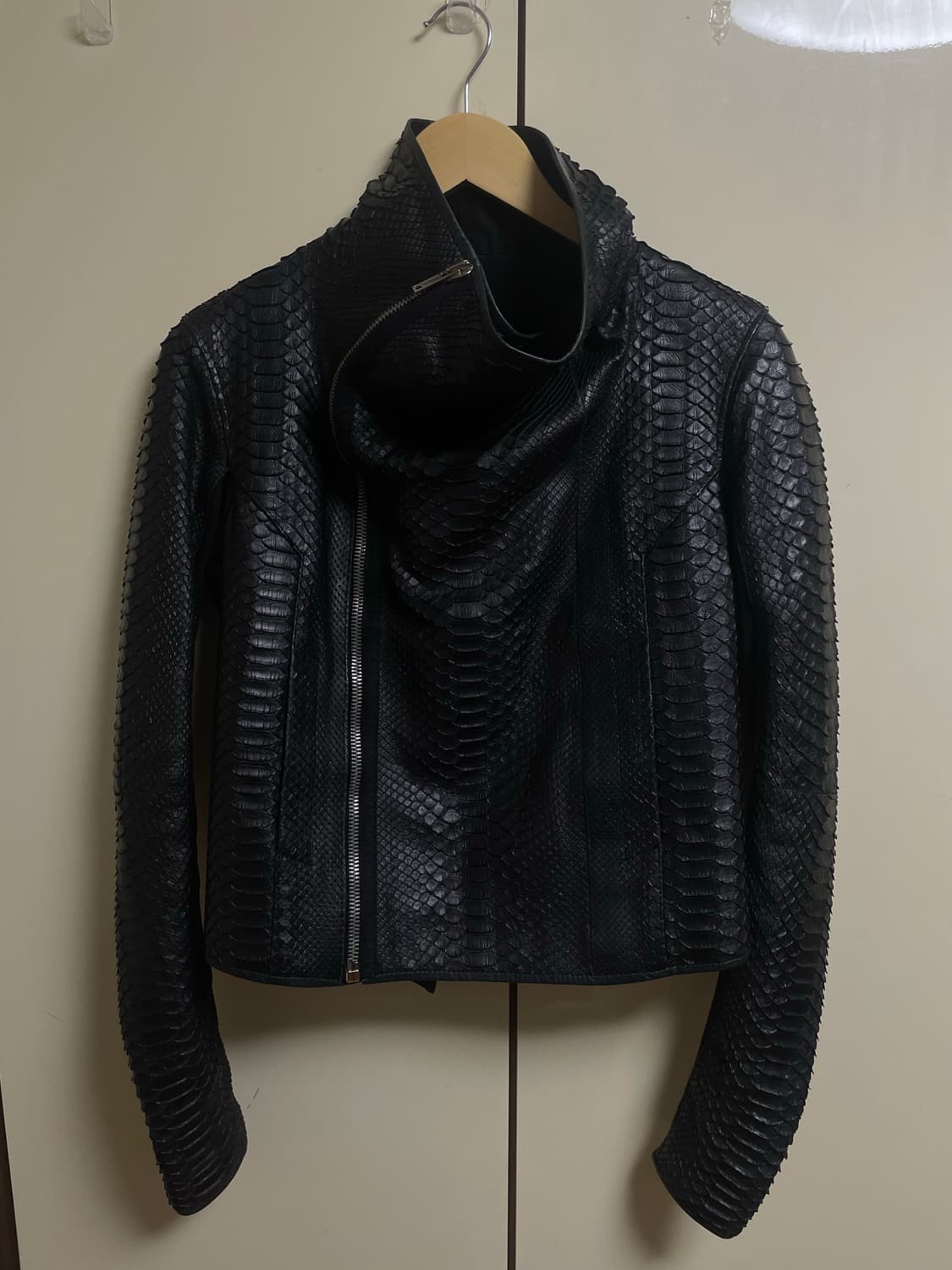 HUN RICK OWENS PYTHON LEATHER JACKET 상품이미지1