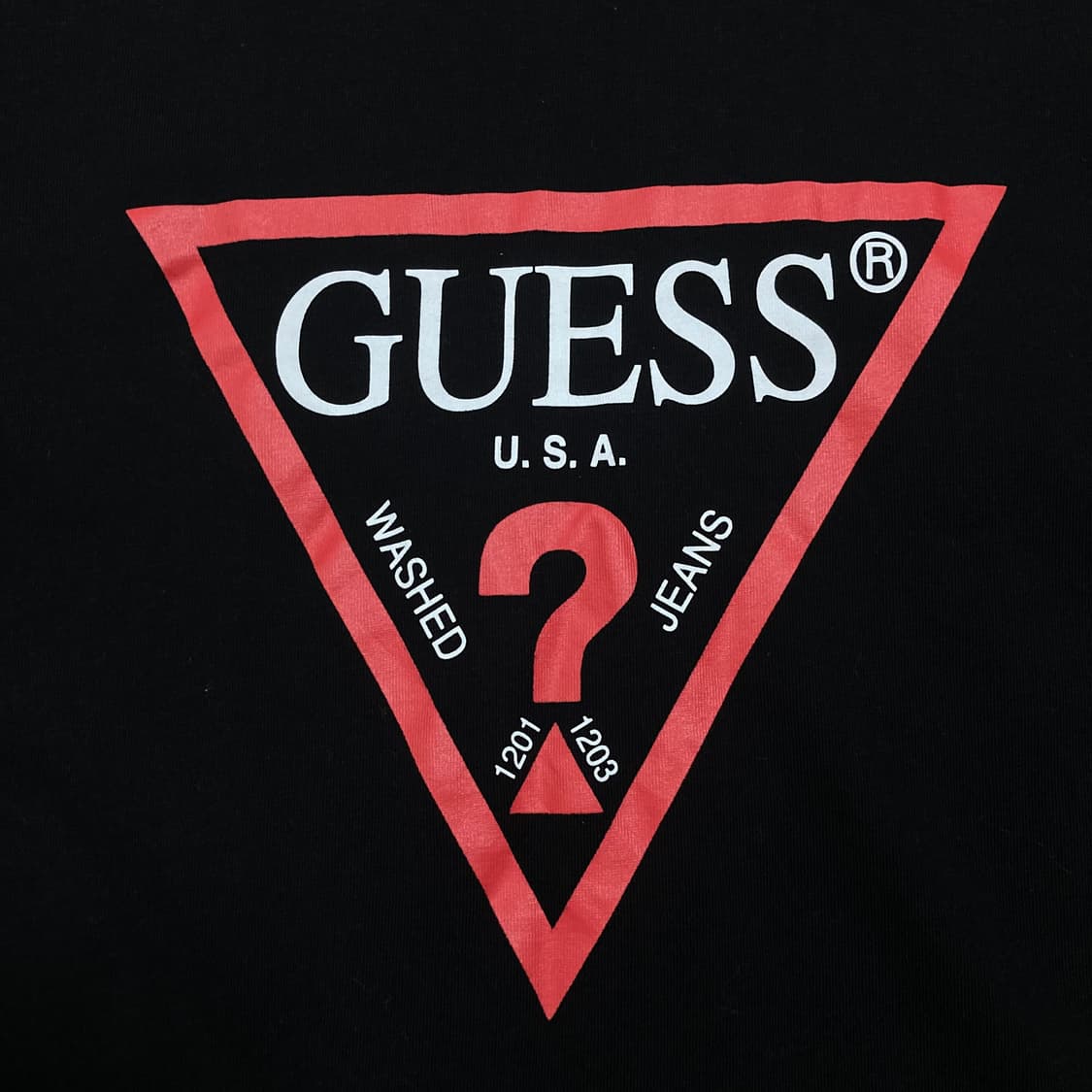 게스 y2k 트라이앵글 빅로고 블랙 반팔티 상품이미지2