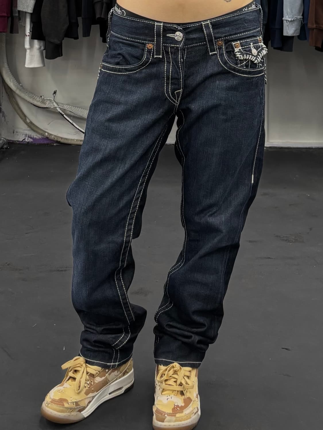 트루릴리전 슬림핏 데님팬츠 상품이미지2