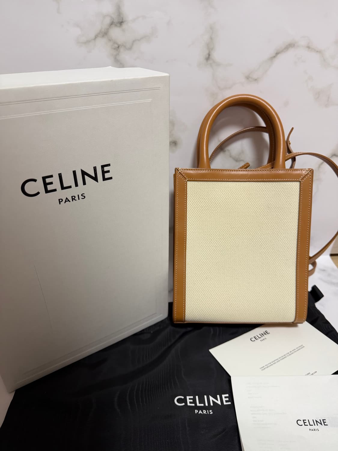 셀린느 미니 버티컬 카바스백 상품이미지2