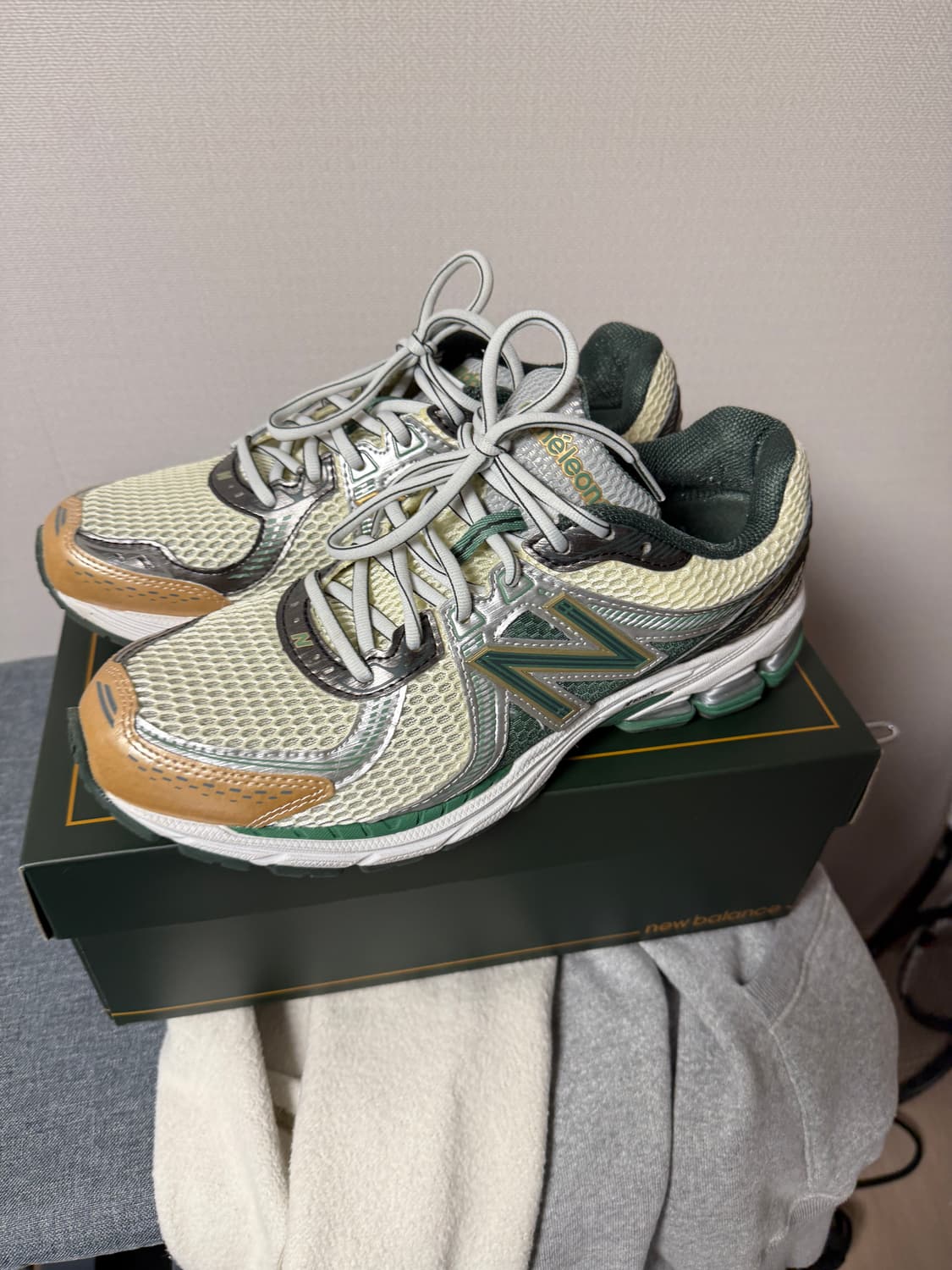 에메레온도르x뉴발란스860v2 그린 (275 사이즈) 상품이미지1