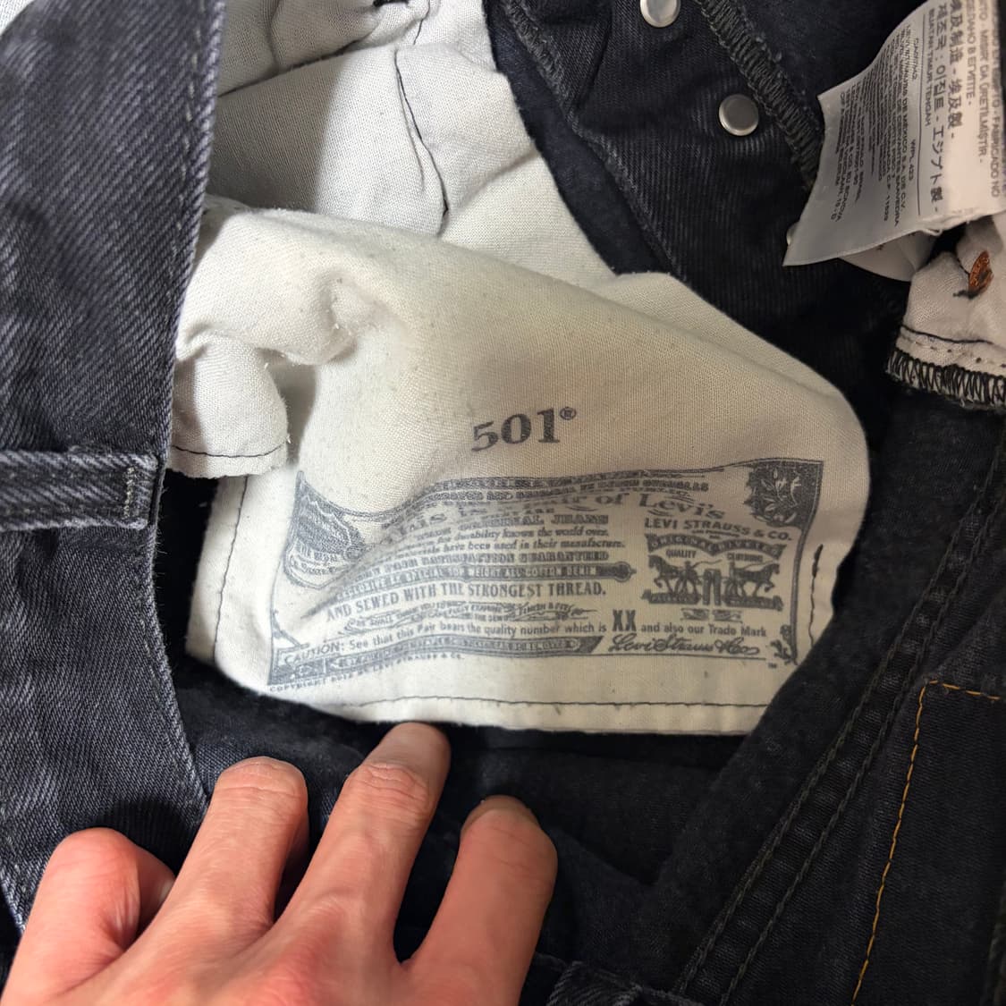 [W31 L32] 리바이스 501 블랙진 상품이미지5