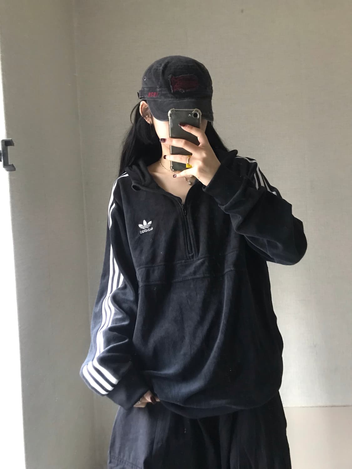 아디다스 블랙 벨벳 반집업 상품이미지5