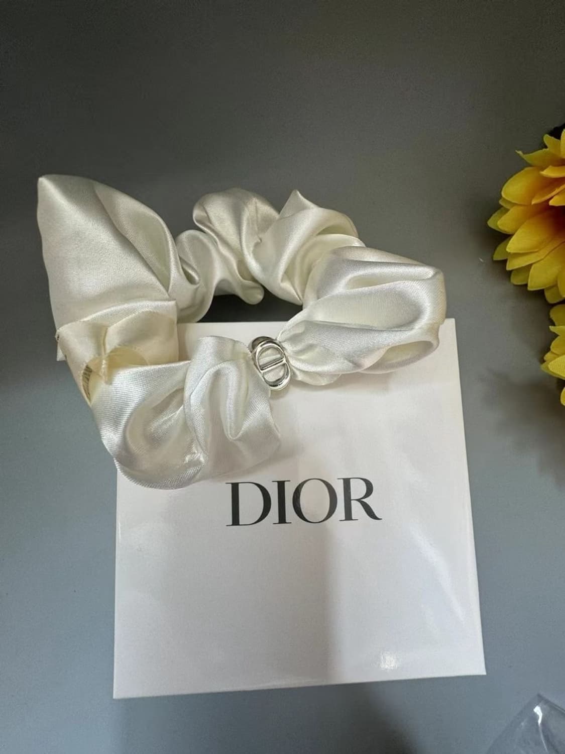 디올뷰티 헤어 스크런치 화이트 디올기프트 상품이미지2