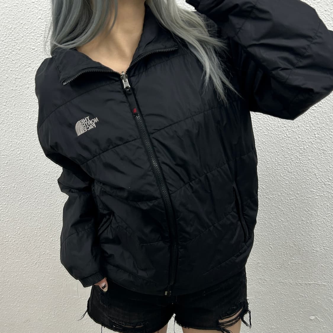 노스페이스 블랙 경량 패딩 100 상품이미지1