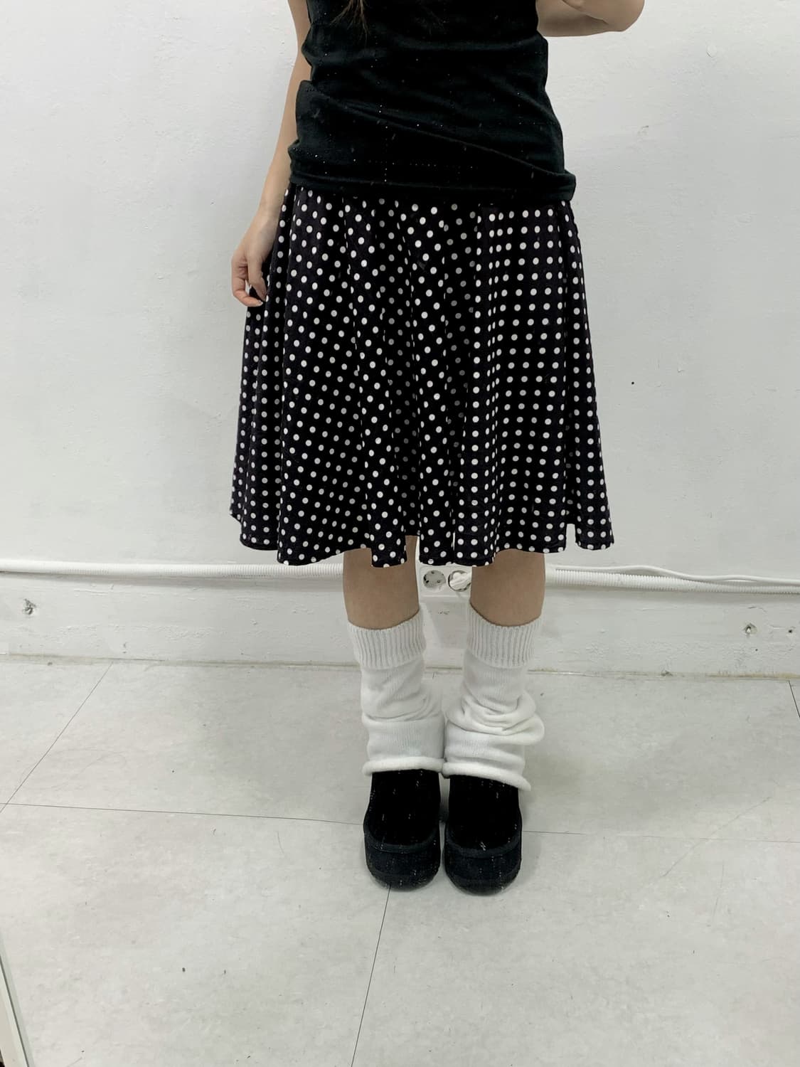 [TRICOLOUR] 도트 프릴 미디 스커트 상품이미지3