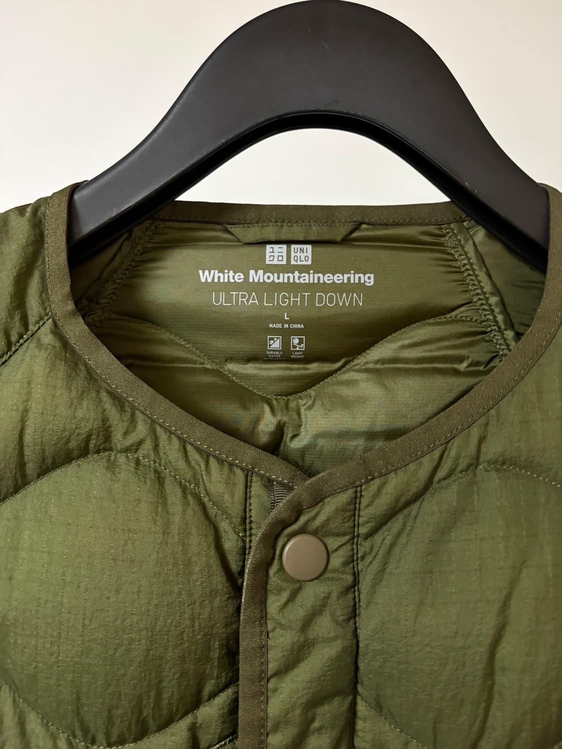 유니클로 화이트마운티니어링 울트라 라이트 다운 L 올리브 상품이미지3