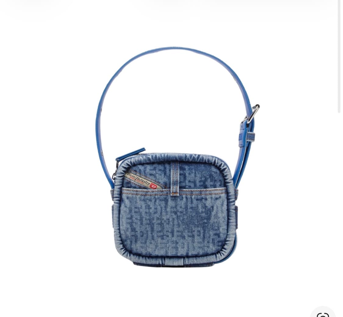 디젤 B-아멜리아 숄더백 인 모노그램 데님 블루 상품이미지1