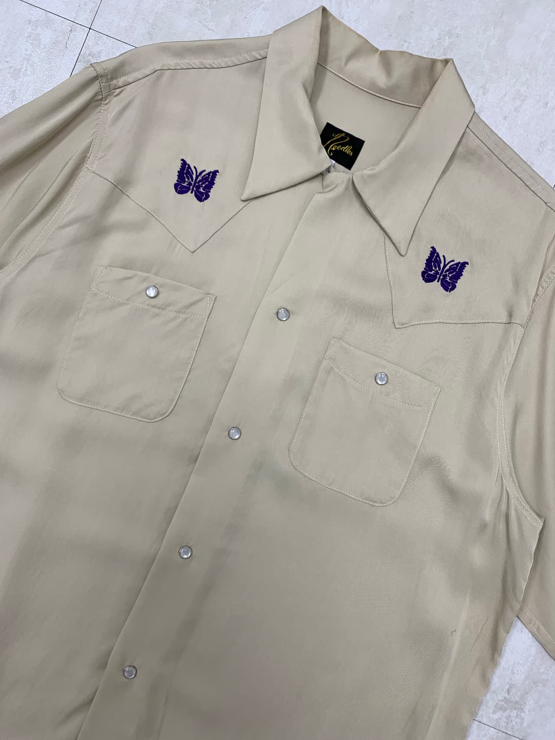 니들즈 베이지 반팔 셔츠 #642 상품이미지2