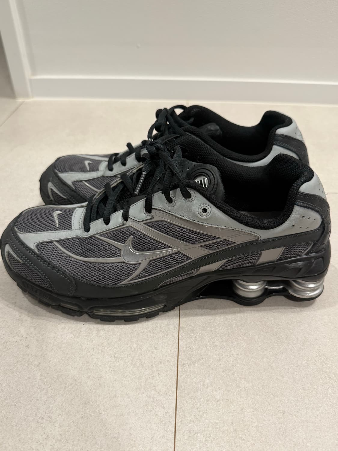 나이키 샥스 라이드 2 그래파이트 285 상품이미지2