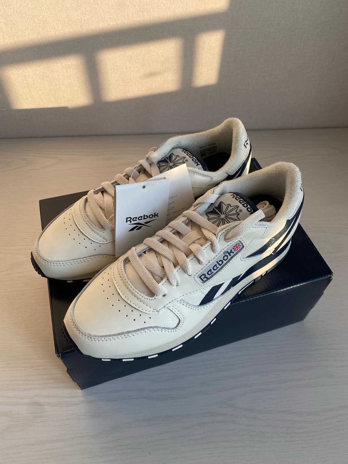 리복 Classic 1983 클래식 레더 스니커즈 화이트 운동화 신발 상품이미지1