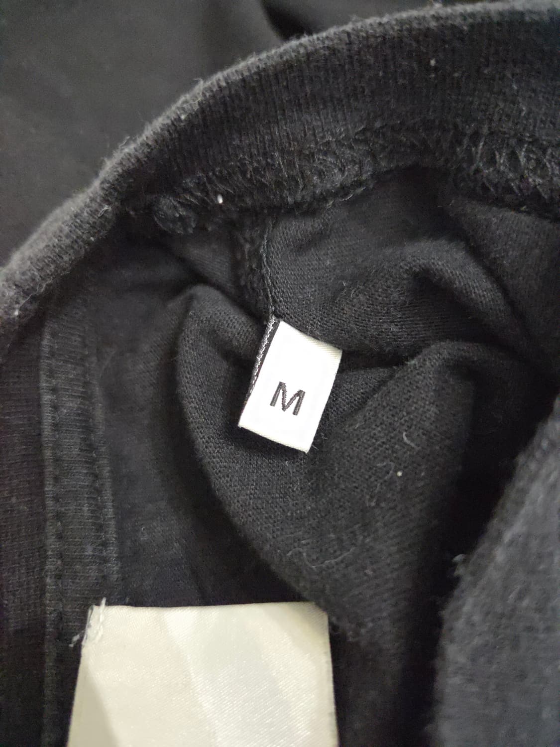 AMI 아미 스몰 하트 로고 반팔 티셔츠 블랙 상품이미지6