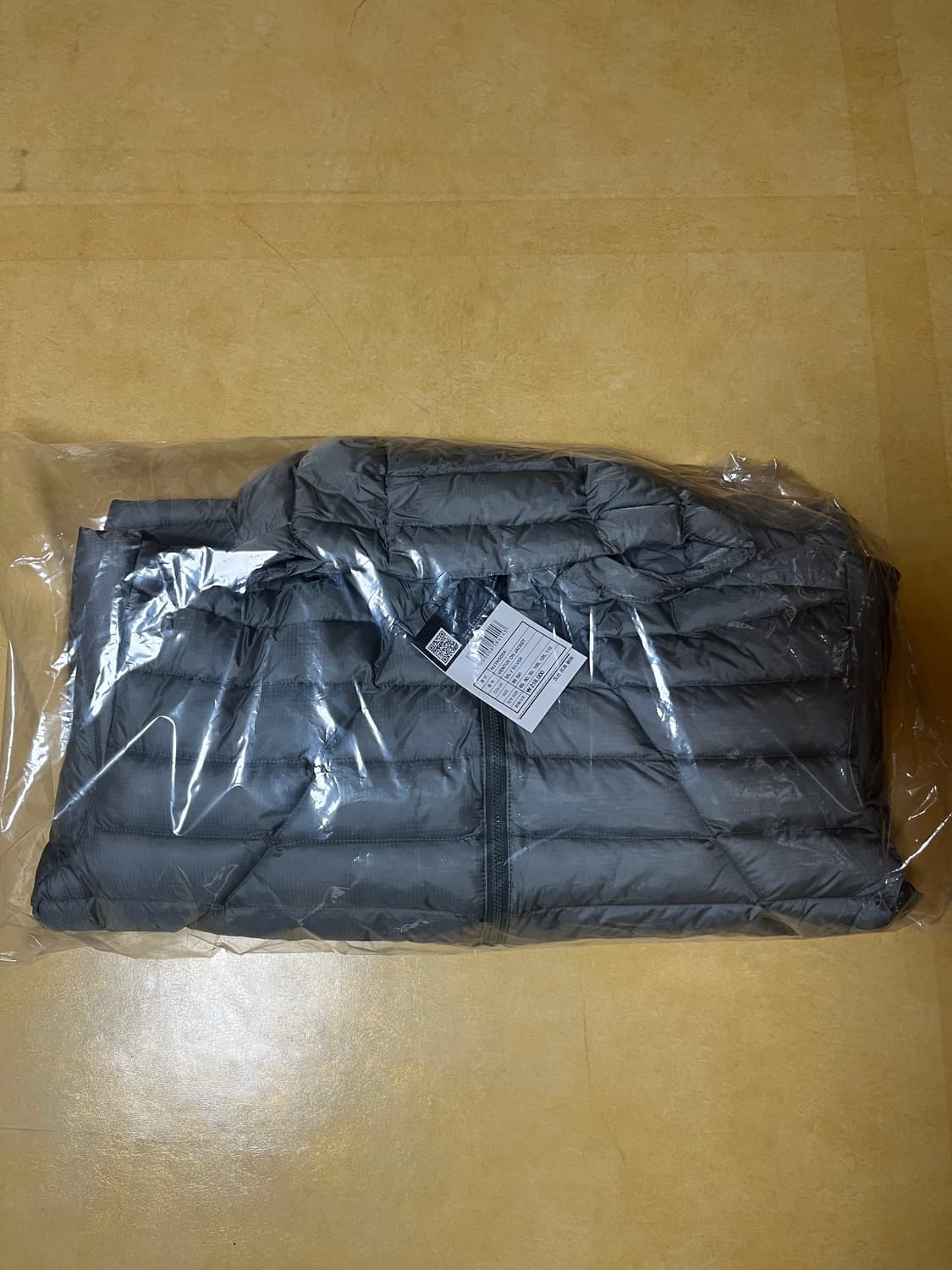 벤투스 온 자켓 실버색상  M사이즈 새상품 팝니다. 상품이미지1