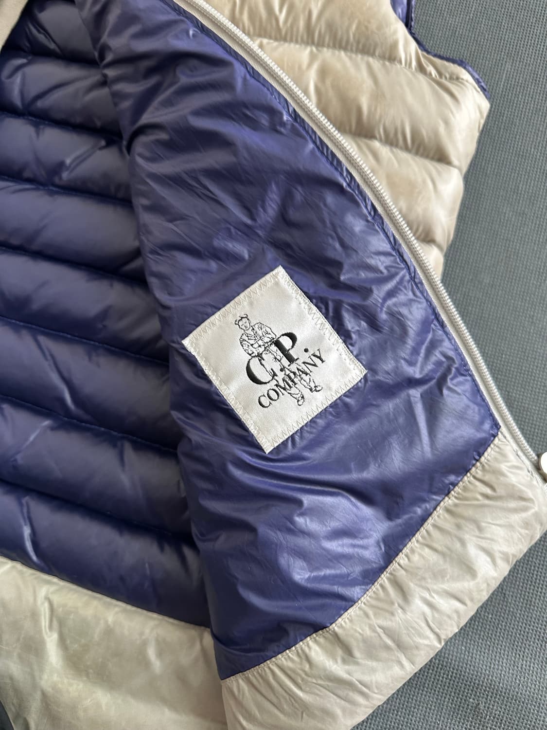 CP컴퍼니 고글 후드 패딩 조끼 90-95 상품이미지8