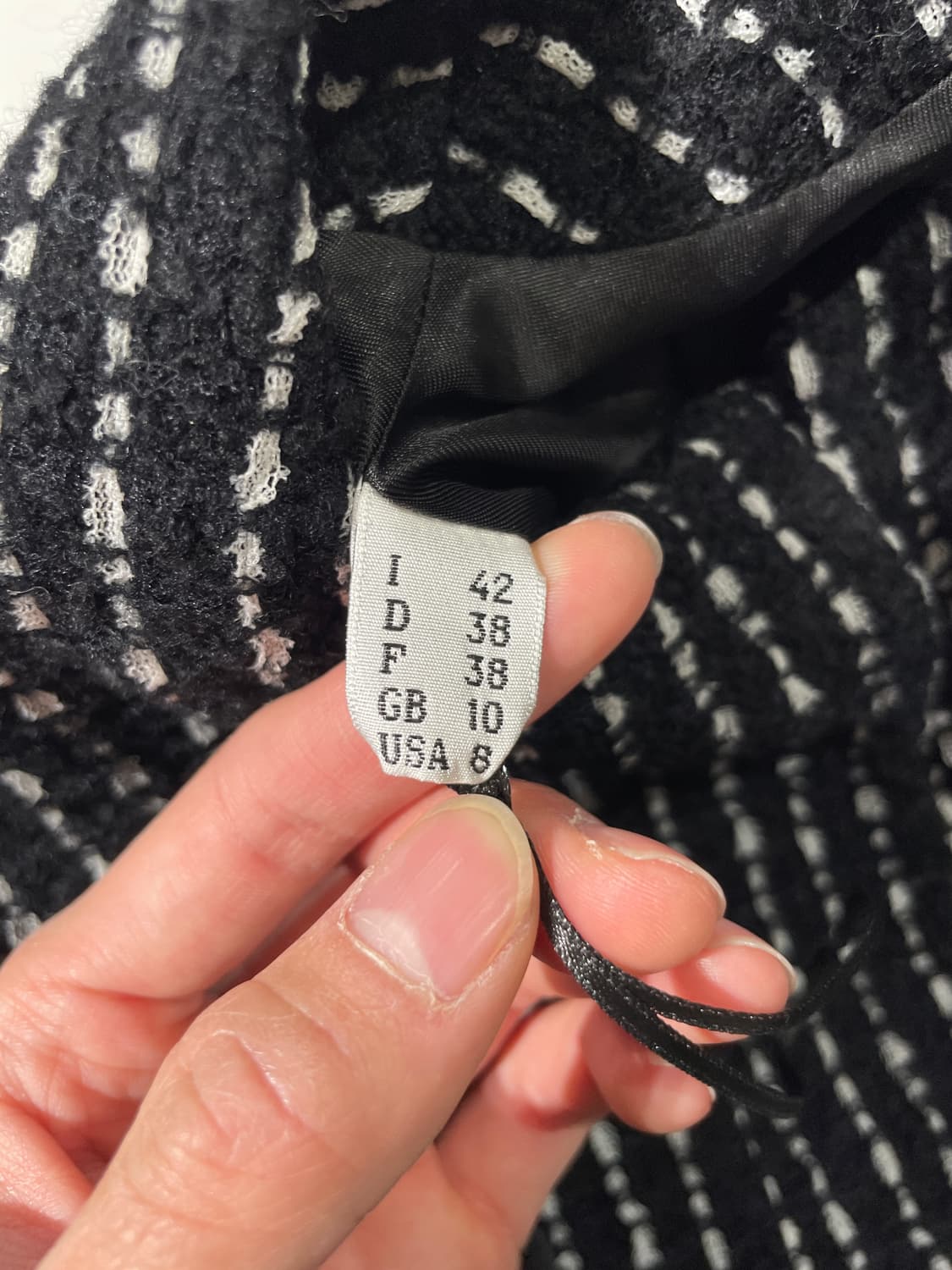 모스키노 블랙 도트 라인 트위드 크롭 자켓 상품이미지8