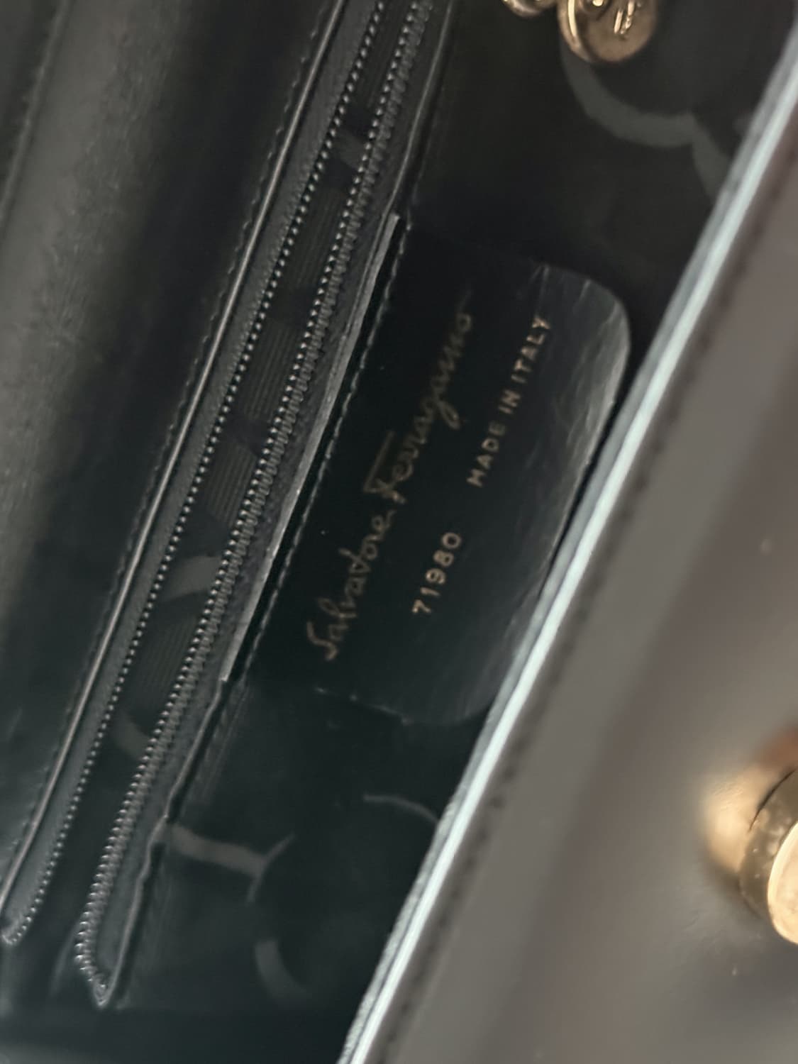 페라가모 바라 크로스백 상품이미지10