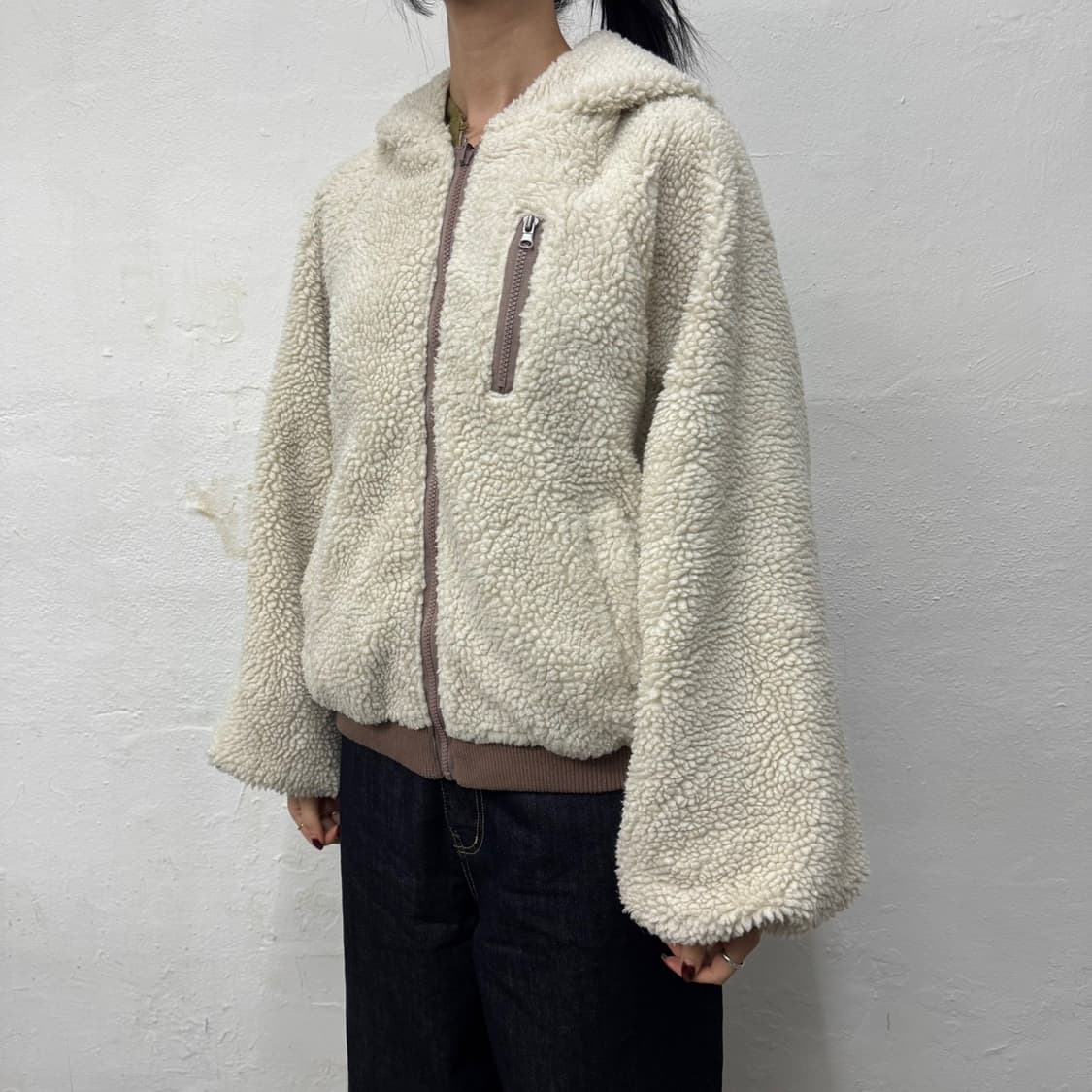 Archives 브라운컬러 폴리에스터 혼방 리버시블 후드 플라이트 자켓 상품이미지2