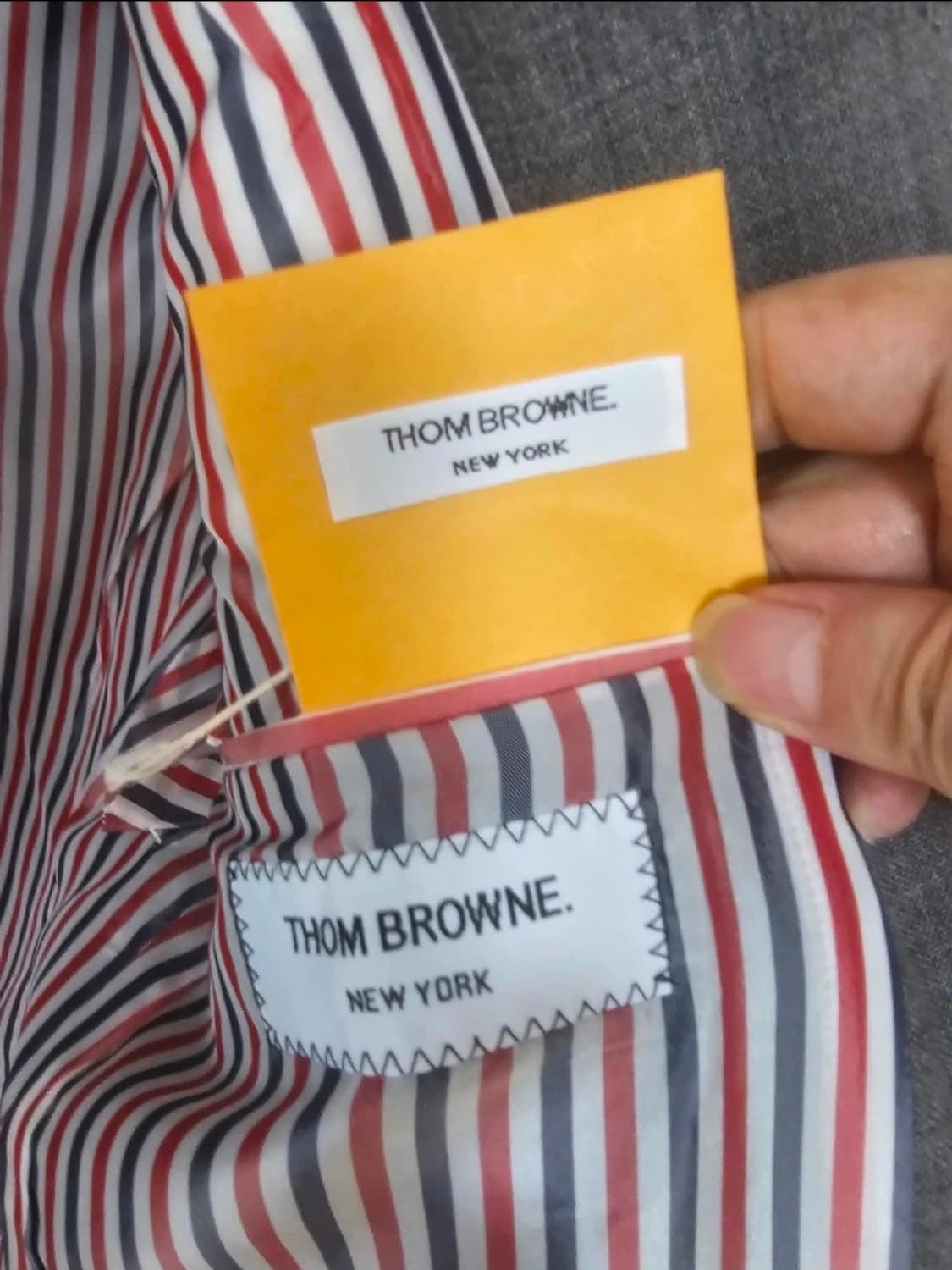 톰브라운 삼선 미드그레이 자켓(2/S급/정품) 상품이미지9