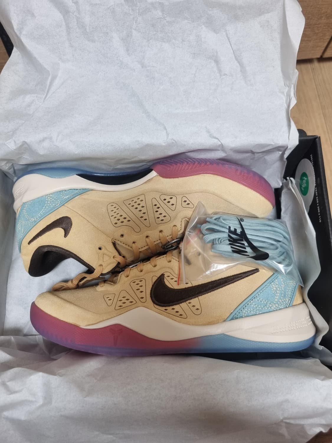 나이키 코비 8 프로트로 시엠프레 미오 트와인 앤 바로크 브라운
250 상품이미지5