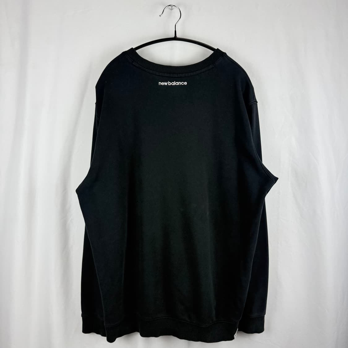 (105) 뉴발란스 스몰 자수로고 맨투맨 블랙 상품이미지6
