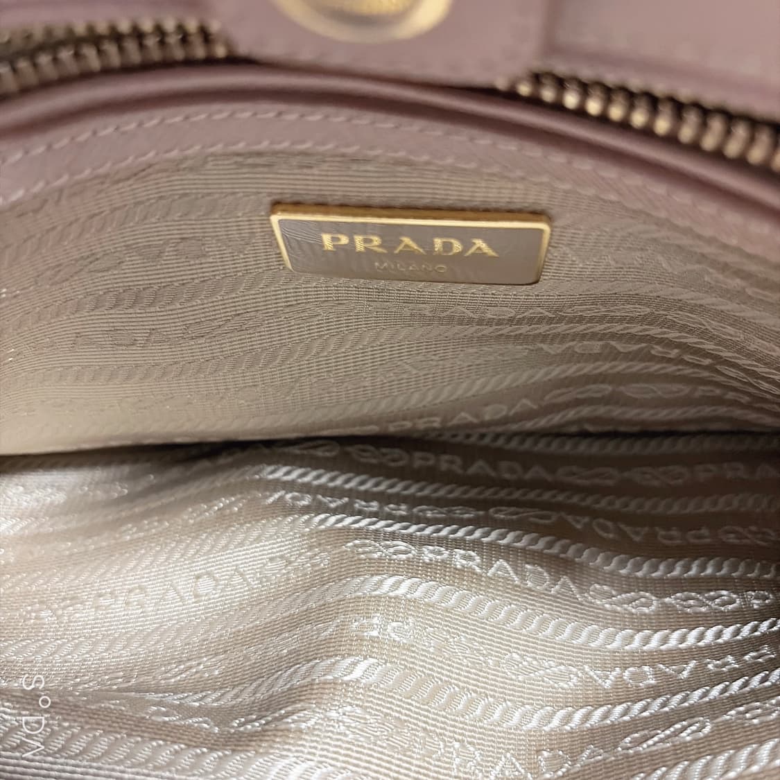 프라다 사파이노 핑크 토트백 (크로스끈X) 상품이미지9