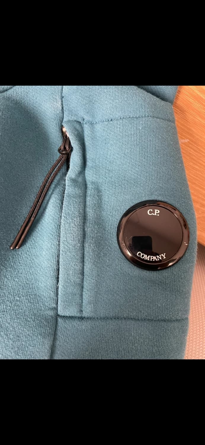 CP컴퍼니 맨투맨 m사이즈 판매합니다 상품이미지2