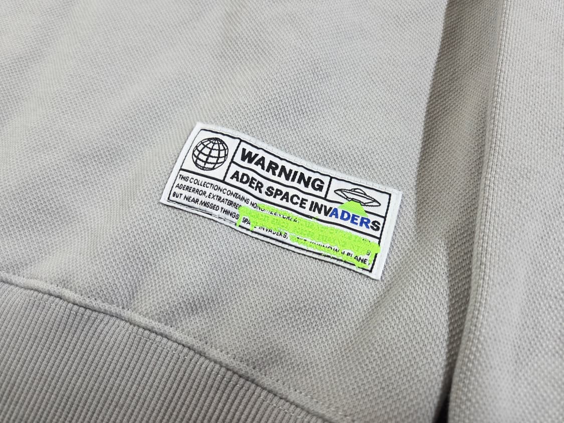 아더에러 리벳 라벨 후드티 상품이미지4