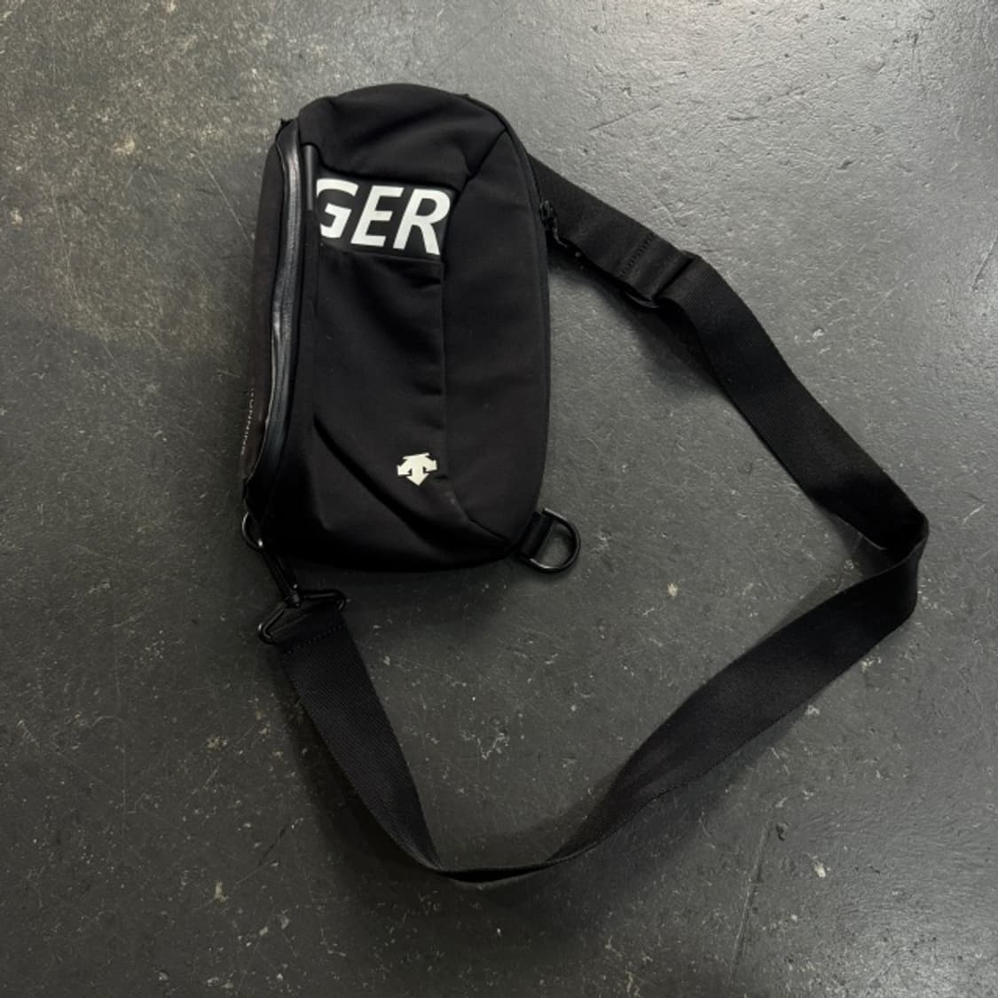 데상트 힙색  상품이미지1