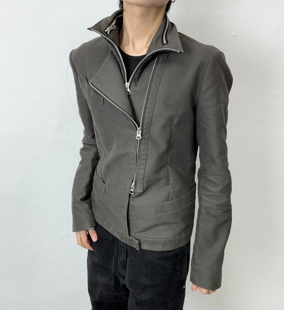 THE TWELVE Asymmetric High-Neck Double Z 상품이미지2