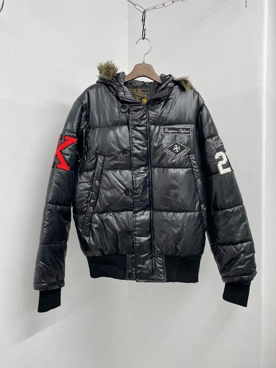 락시크 블랙 글로시 패치 패딩 상품이미지6