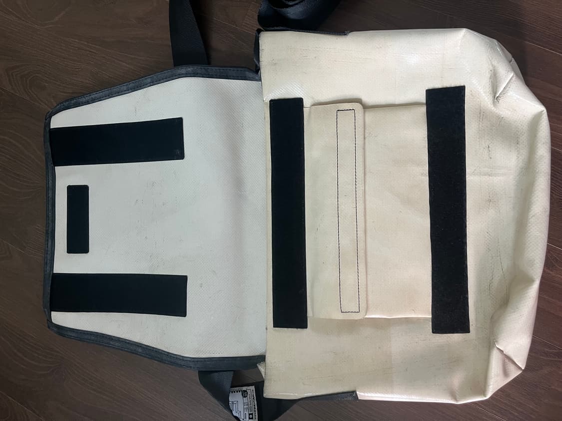 (네고가능!!!)프라이탁 덱스터 올화이트 상품이미지4