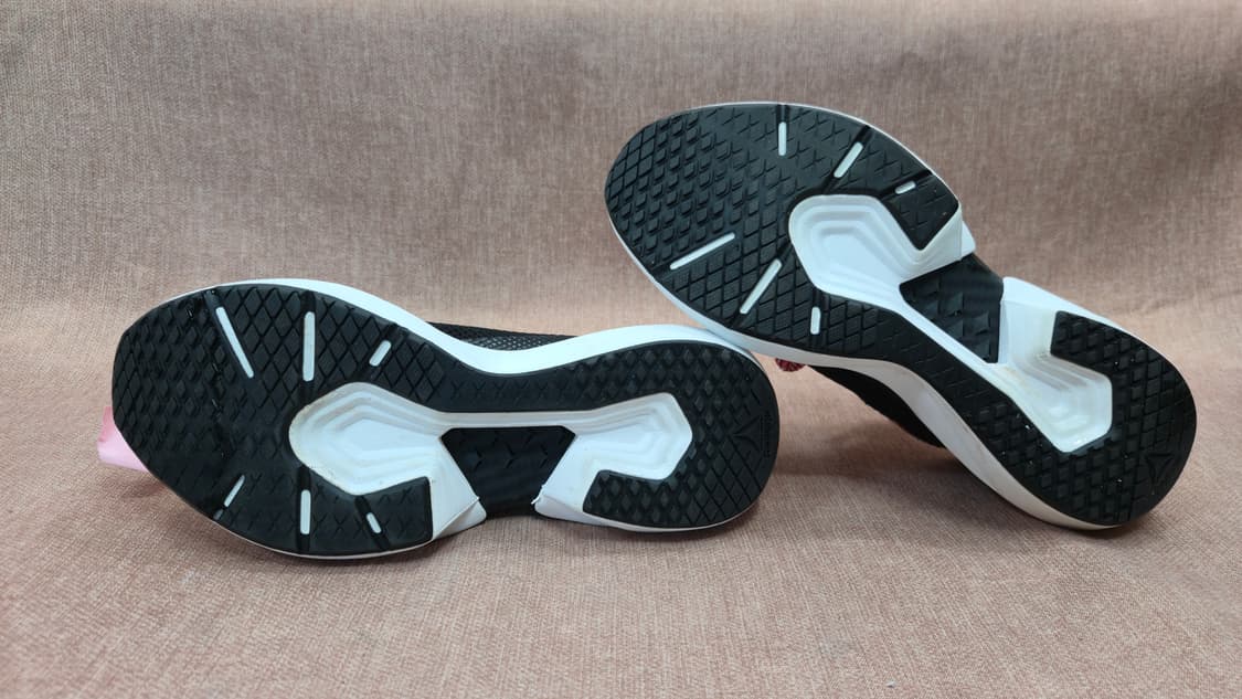 리복 280mm- 솔 퓨리 미스매치 화이트/레드 운동화 세탁완료 상품이미지6