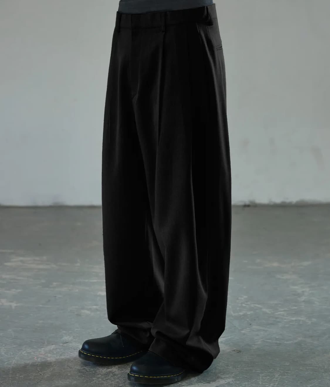 시그니처 더블턱 와이드 슬랙스 L 상품이미지1