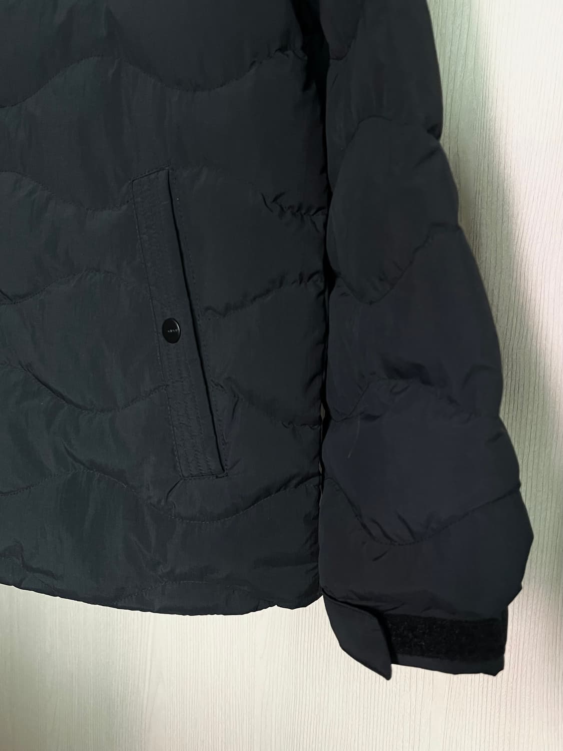 아이더 써모락 다운 경량 패딩 블랙 새상품 25년 신상 상품이미지4