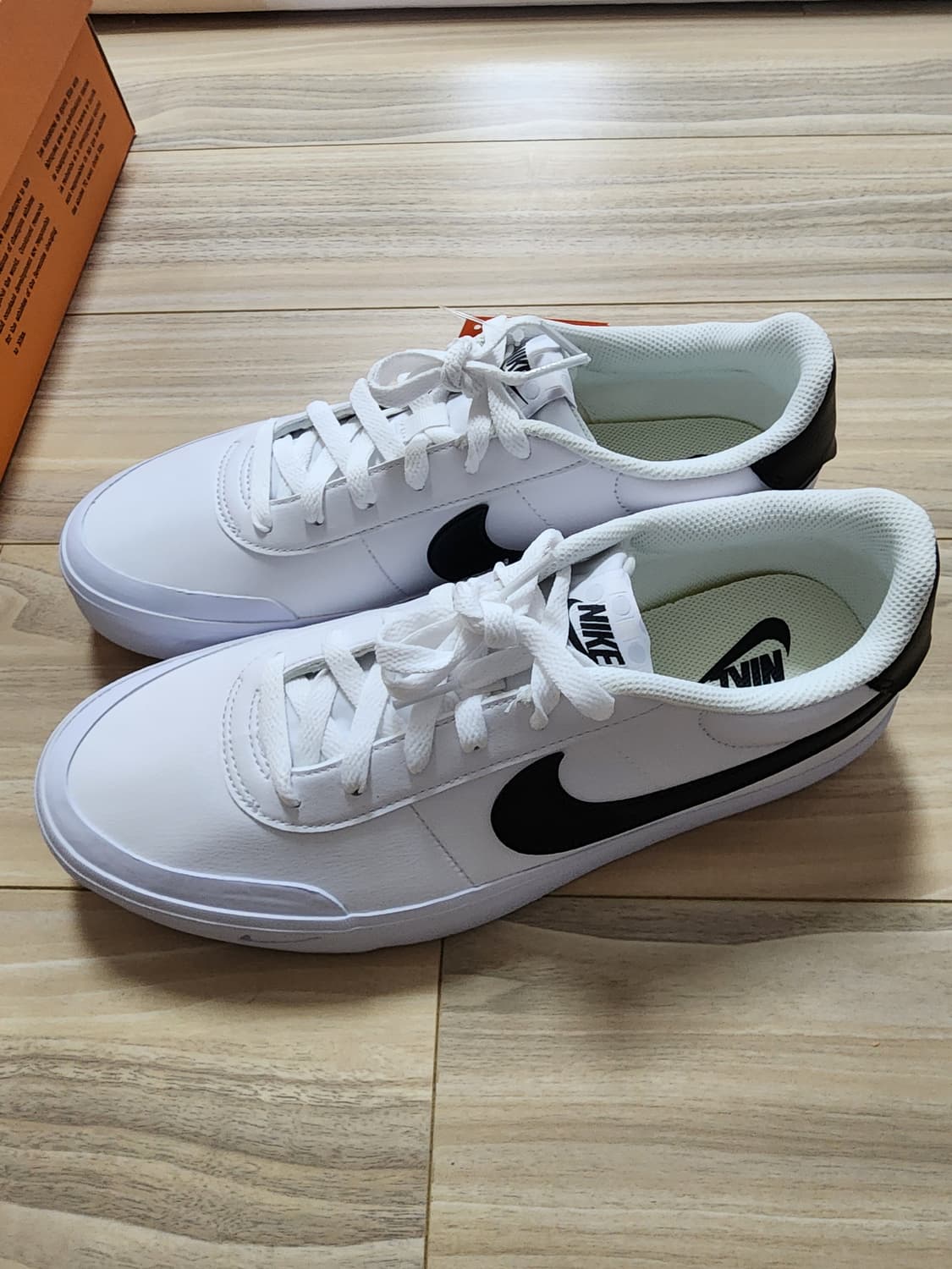 나이키코트슛운동화스니커즈270사이즈 상품이미지3