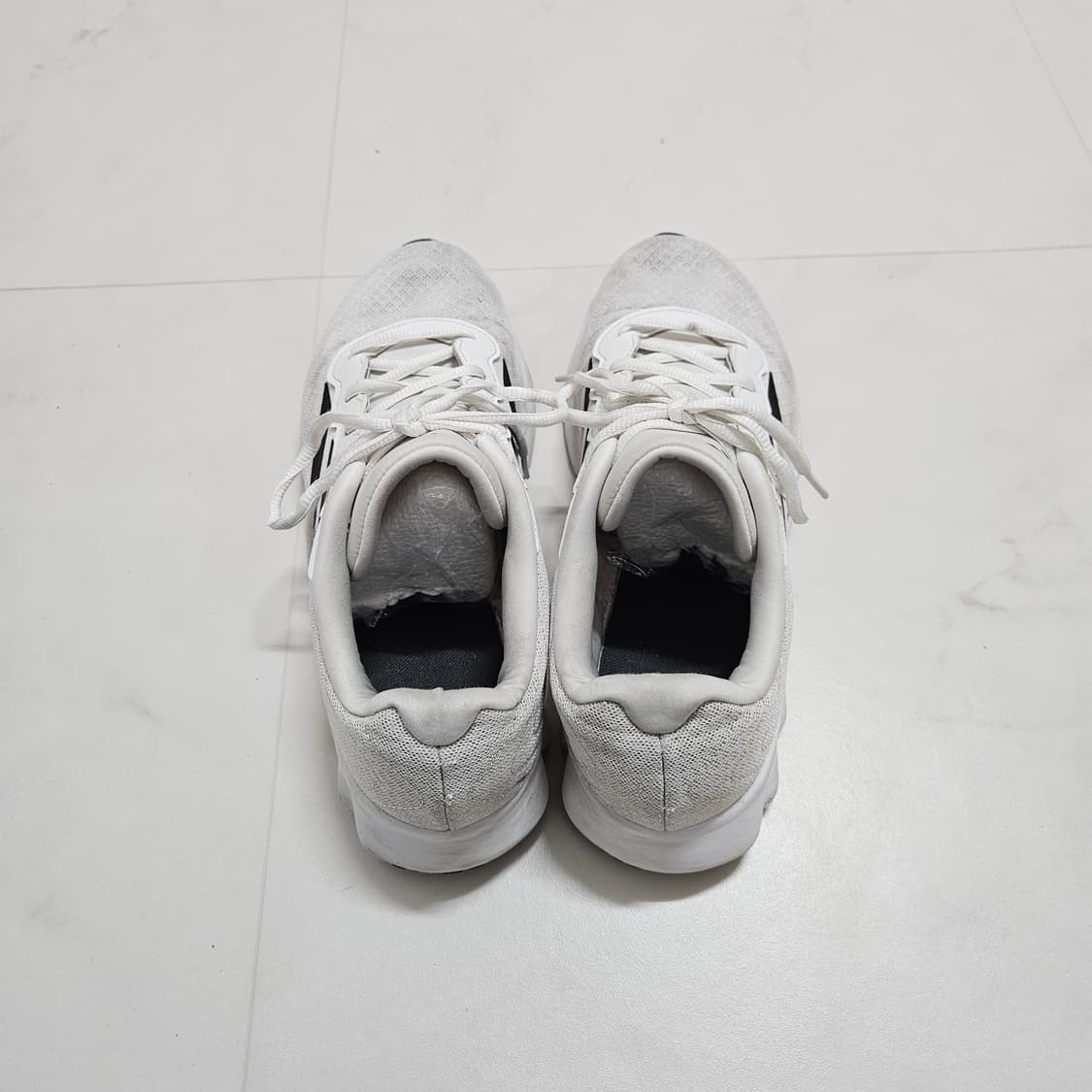 아디다스 스위치 무브 화이트 런닝화 275mm 상품이미지3