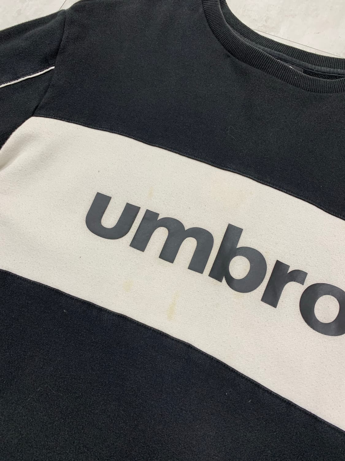 Umbro 블랙 맨투맨 #717 상품이미지3