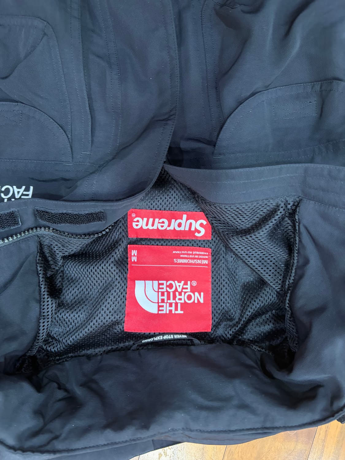 슈프림 x 노스페이스 트레킹 컨버터블 자켓 블랙 - 22SS 상품이미지2